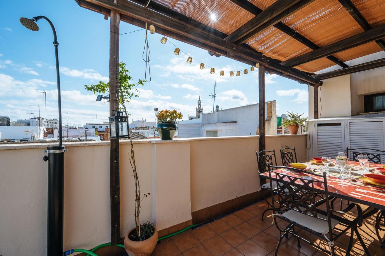 Homeyseville-Amazing Penthouse Giralda Views 8 Pax, Parking Optional Bagian luar foto